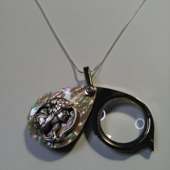 Magnifying Glass MOP Double-sided with Lady Face Jeweler's Loupe Pendant - Picture 5 of 8